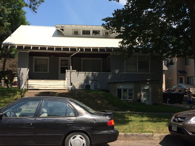 Building Photo - 202 E Davenport St