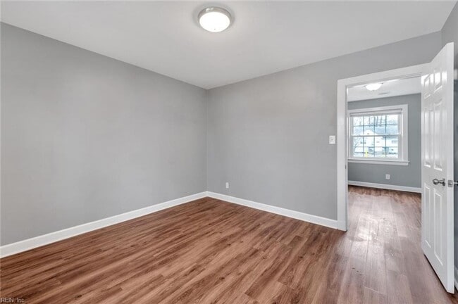 Building Photo - BEACONSDALE