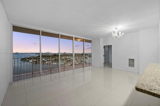 Building Photo - 7601 E Treasure Dr