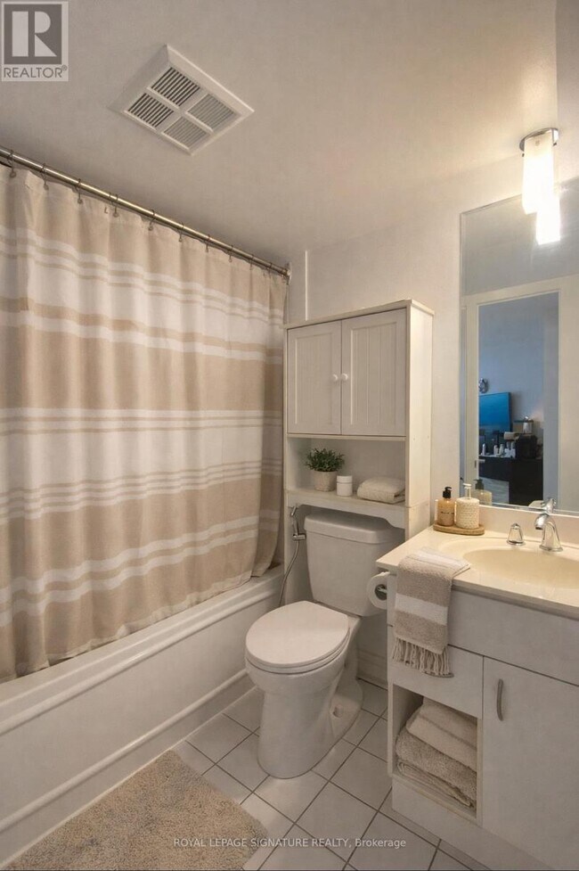 Photo du bâtiment - 38 Lee Centre Dr