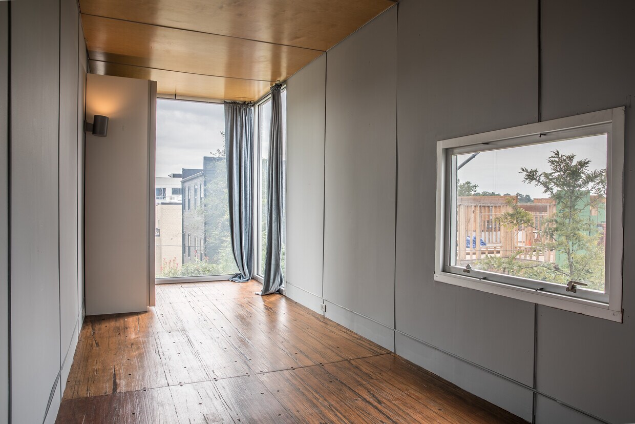 Foto principal - 3305 7th St NE