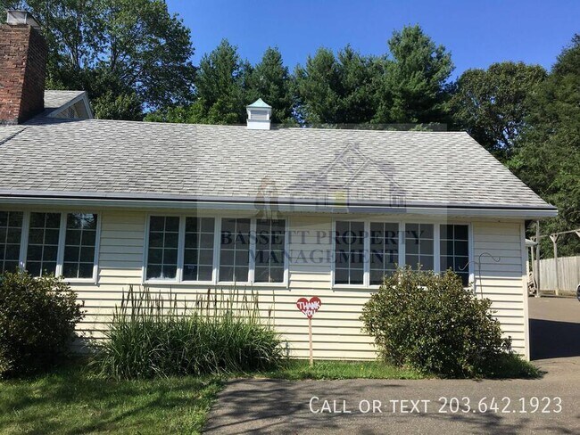 Foto del edificio - 3320 Dixwell Ave