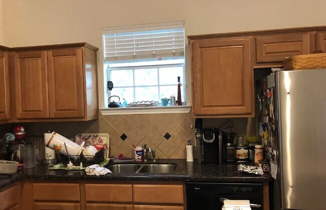 Building Photo - 906 Barchetta Dr