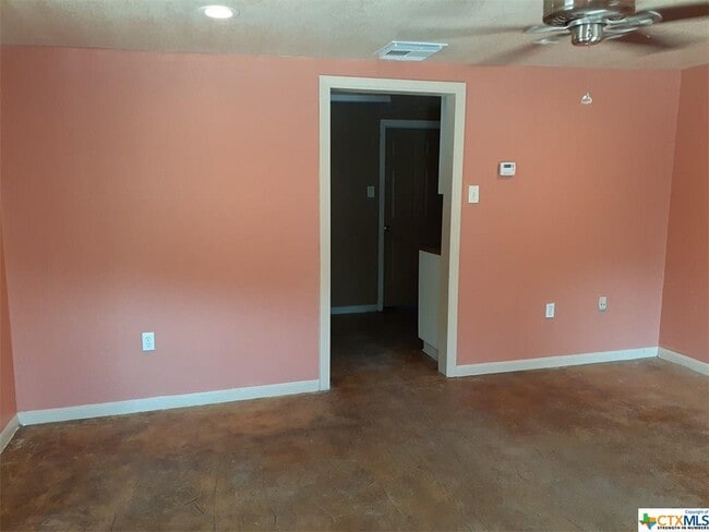Building Photo - 745 E Torrey St
