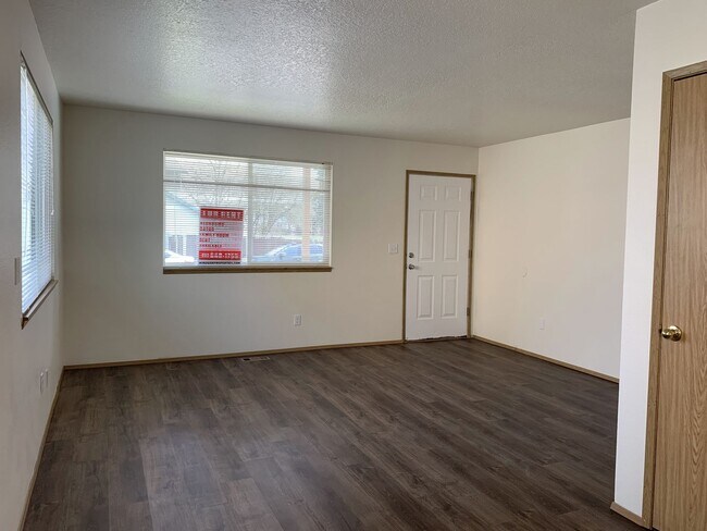 Foto del edificio - 3 bedroom, 2 1/2 bath home in quiet Scappo...