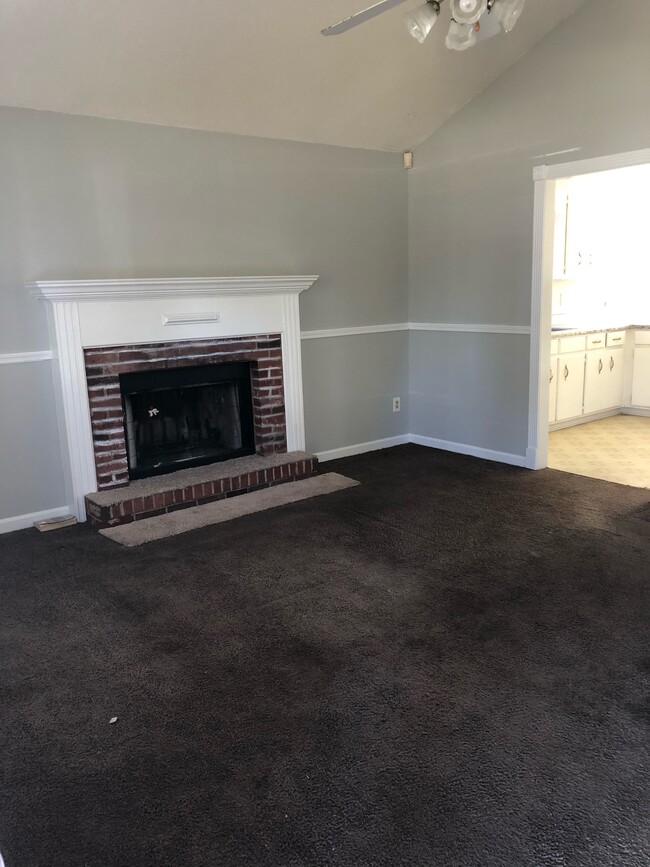 Building Photo - 3450 McAlpine Dr