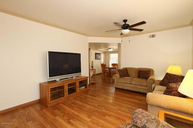 Foto del edificio - 750 E Northern Ave