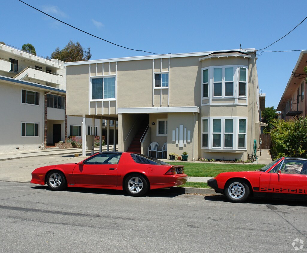 Foto del edificio - 226 Myrtle Rd