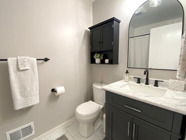 Foto del edificio - 9811 Rich Rd