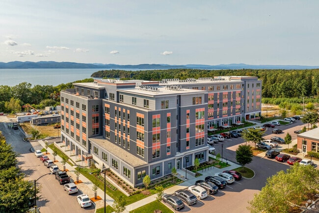 Building Photo - Sunset House