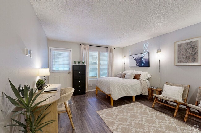 Studio-500SF - The Ventana at Colorado Station