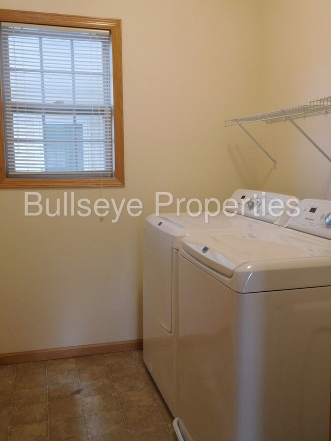 Foto del edificio - 11727 Spruce Dr