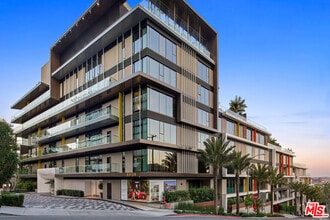 Building Photo - 8420 Sunset Blvd