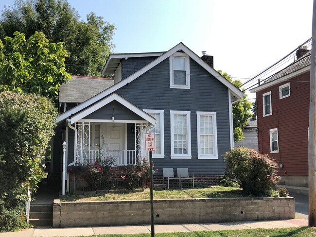 Building Photo - Tuller St 2060-2062 TNR