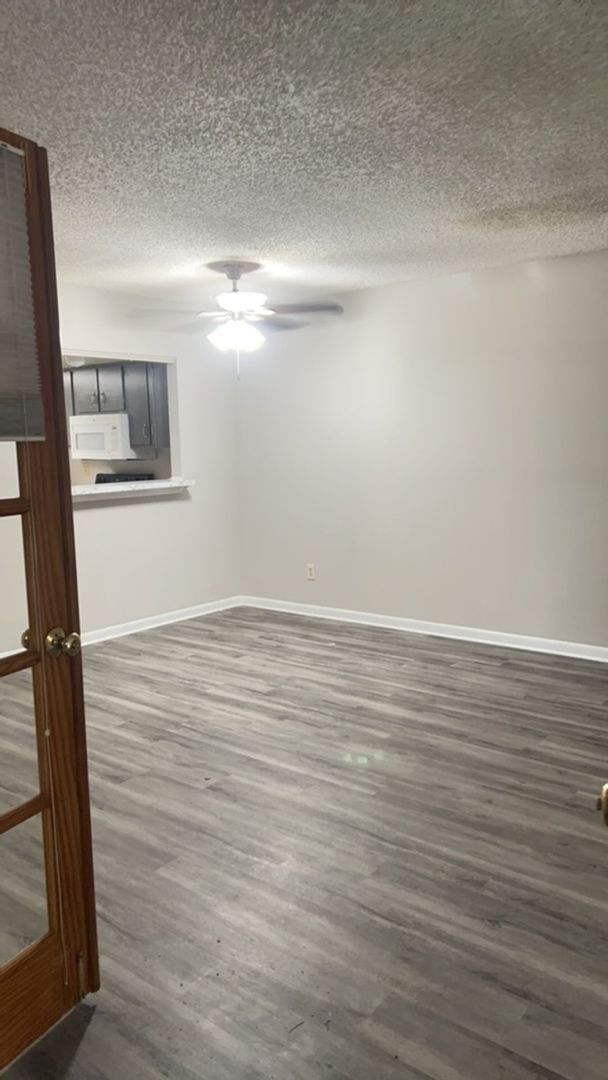 Foto del edificio - 2 Bedroom, 2 bathroom condo For Rent in Town N Country!