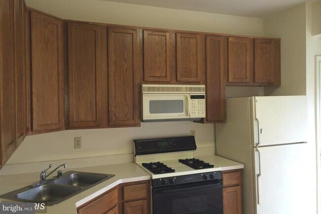 Foto del edificio - 7300 Rocky Creek Dr