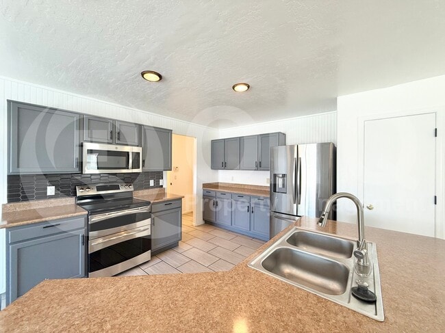 Building Photo - 8812 N 67th Dr