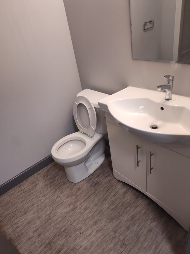 Building Photo - 77-377 Leland St