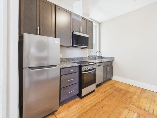 Photo - 7 E Franklin St Apartment