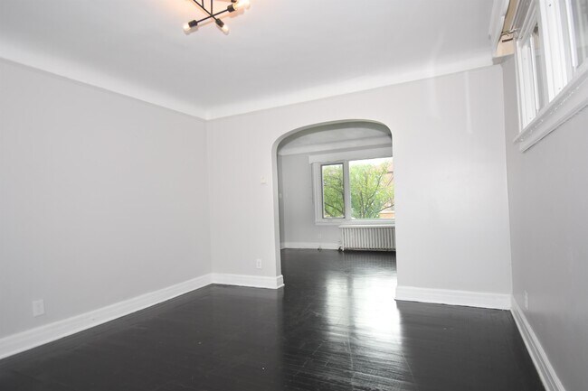 Building Photo - 5918 Haverhill St