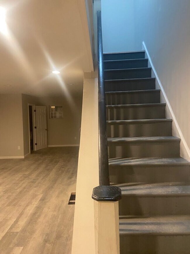 Building Photo - Remodeled Home - Oak Lane