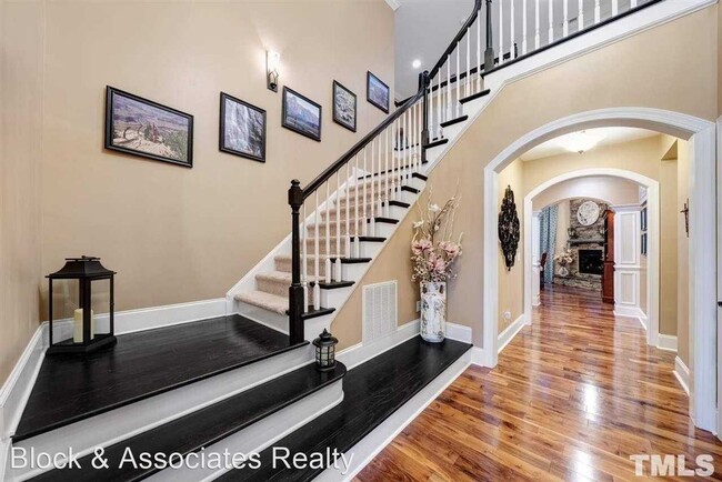 Building Photo - 5 br, 4 bath House - 315 Wrenn Meadow