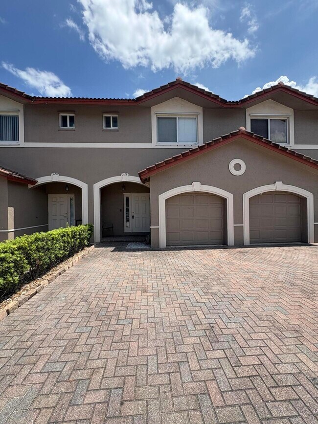 Building Photo - 3122 Coral Ridge Dr