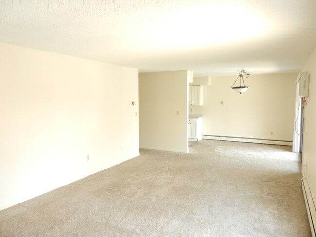 Building Photo - Riverview Manor