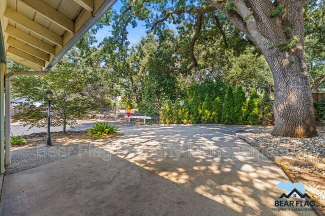 Building Photo - 7919 Ridgemont Dr