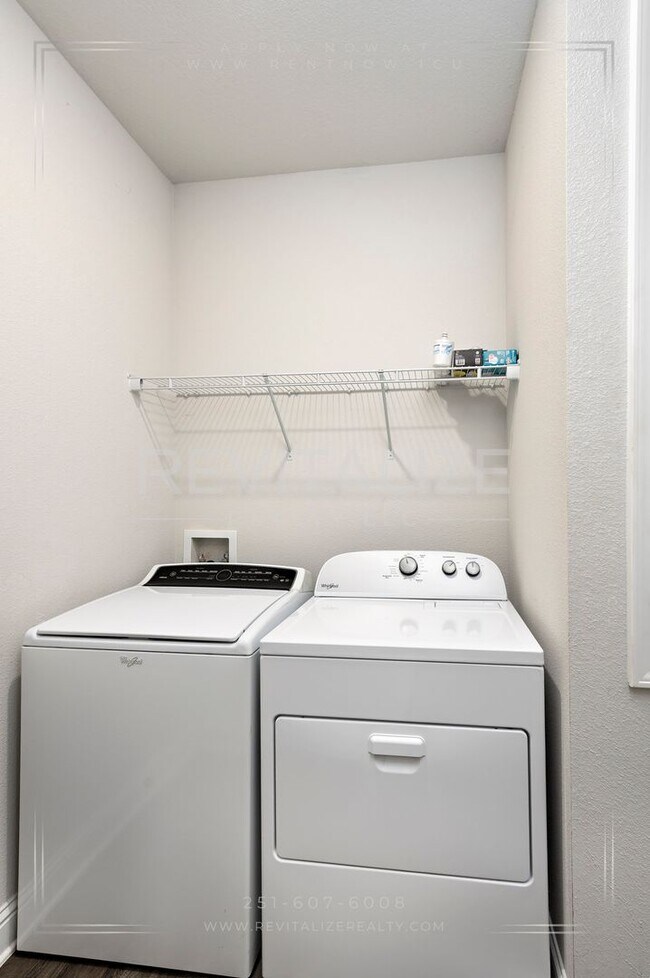 Foto del edificio - Modern 4BR 2 BA Home in Spanish Fort