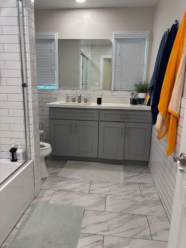 Foto del edificio - 835 N Raymond Ave