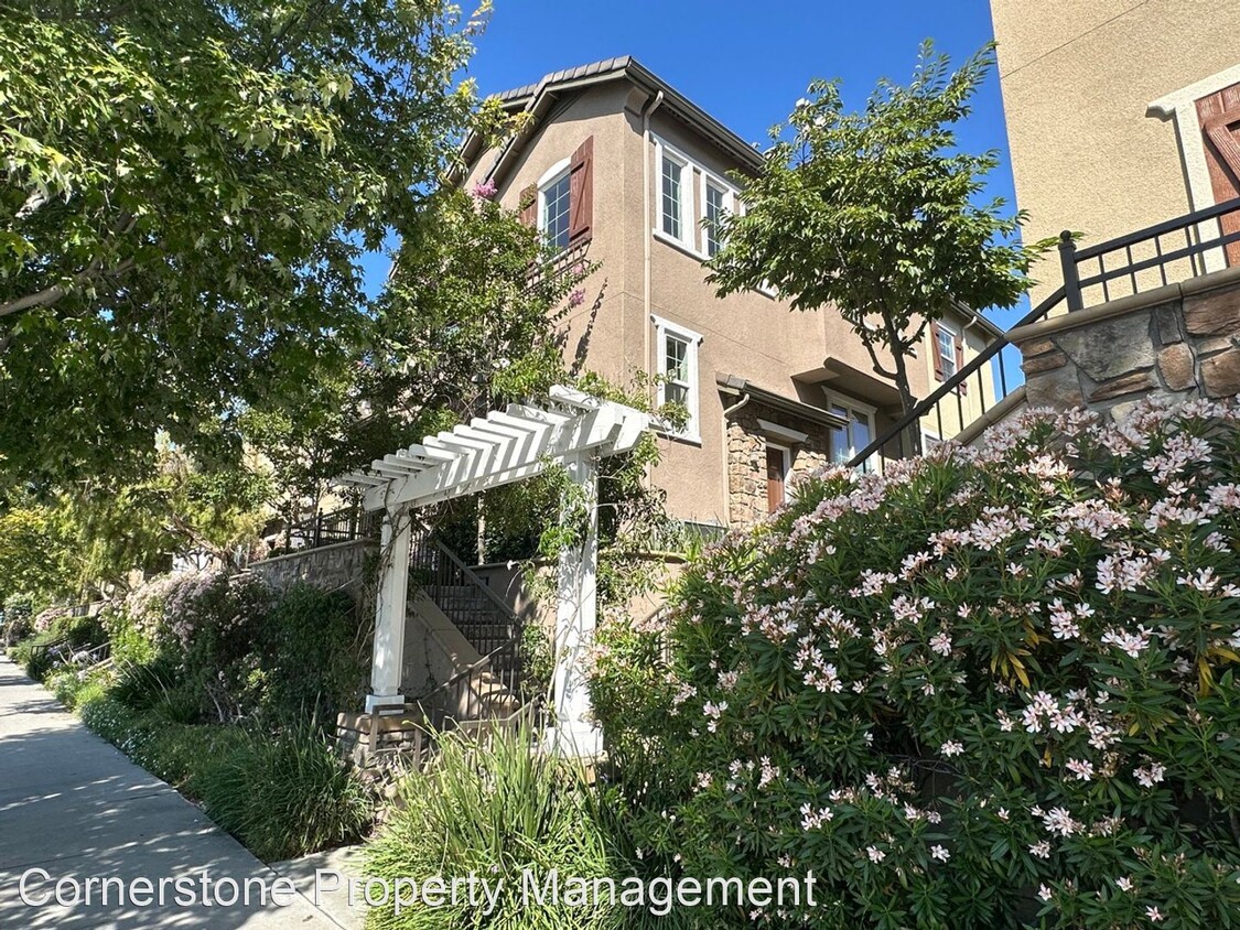 Primary Photo - 2 br, 2 bath House - 1661 Mabury Rd