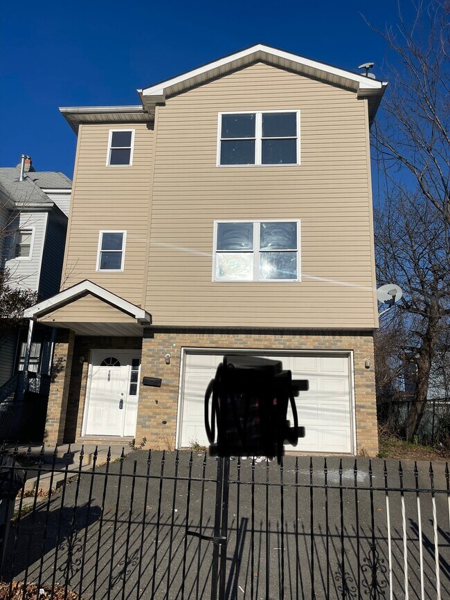 Building Photo - 159 Renner Ave