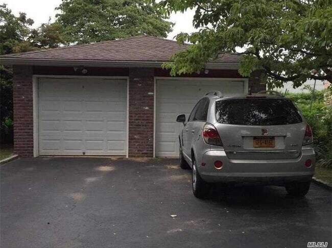 Foto del edificio - 153 Thompson Shore Rd