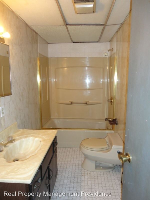 Building Photo - 129 Hendrick St