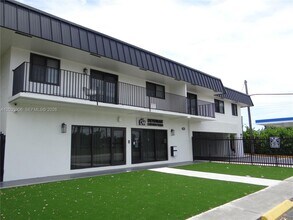 Building Photo - 5980 SW 40th Ave