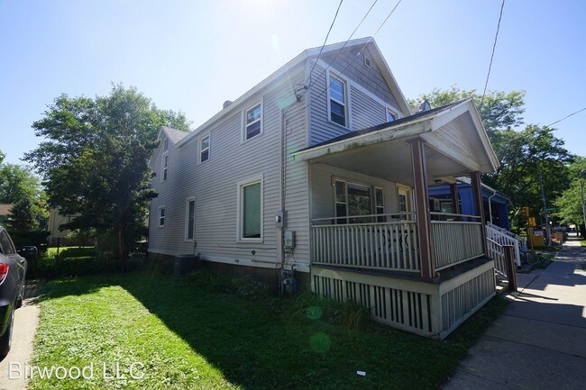 Building Photo - 5 br, 1.5 bath House - 505 E Gorham St