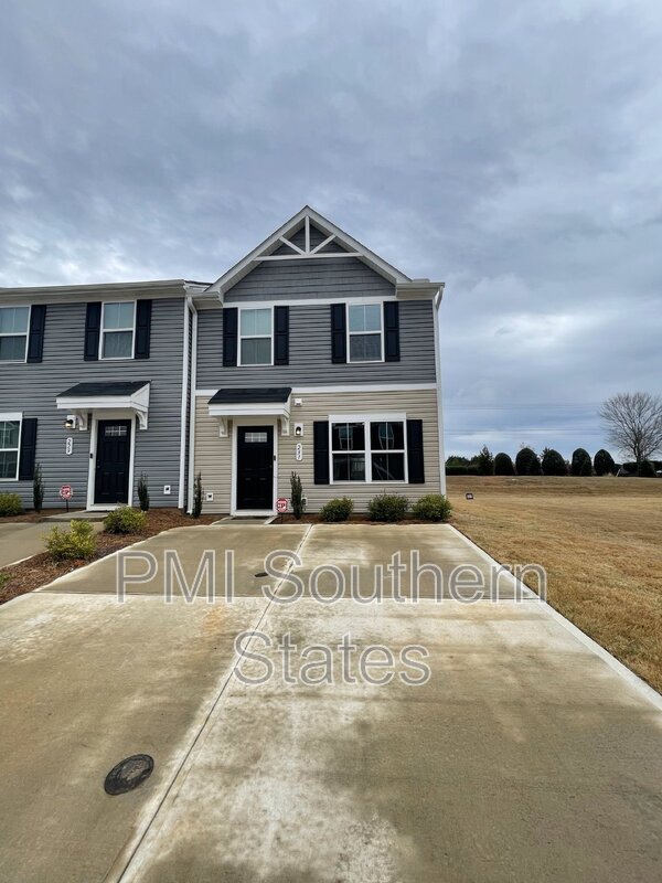 Building Photo - 231 Lehman Way