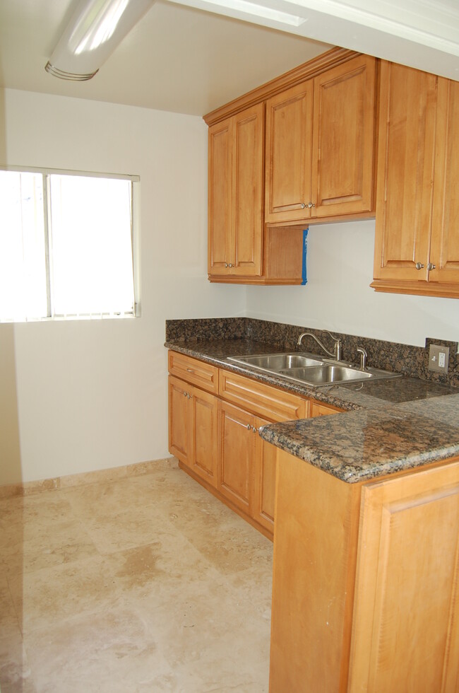 Building Photo - 974 Haverford Ave