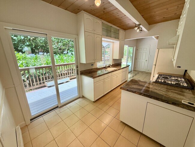 Foto del edificio - 504 Barone Ln