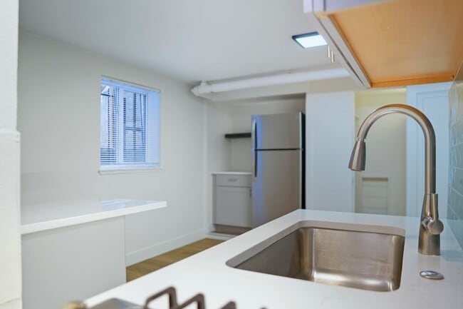 Photo - 1364 Lafayette St Apartment