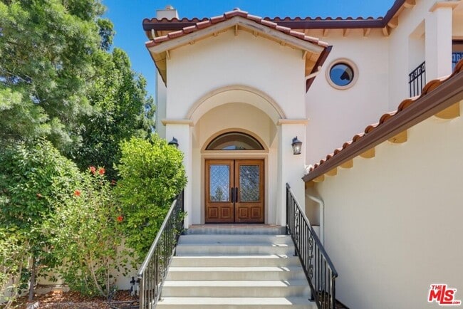 Building Photo - 3528 Mesquite Dr