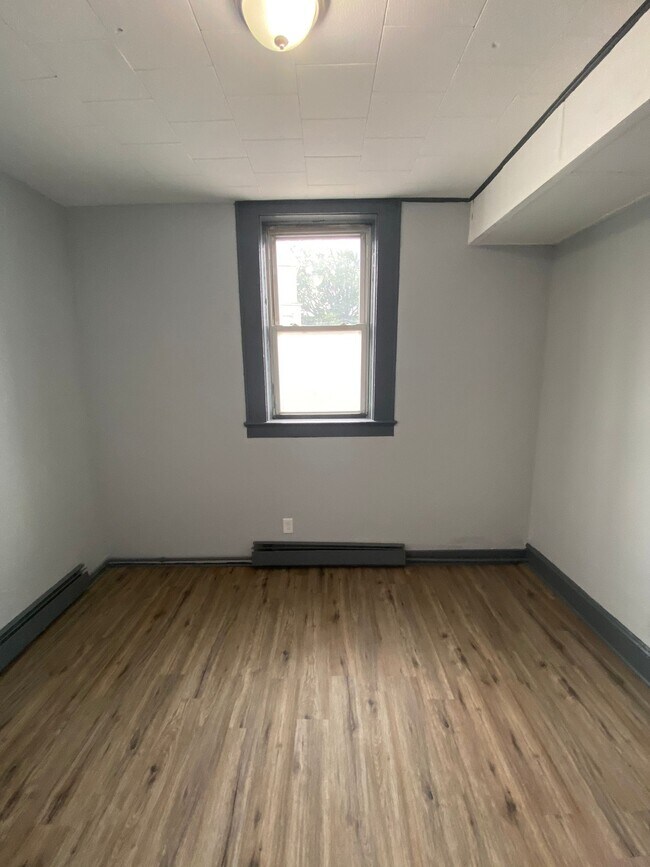Foto del edificio - 158 Maple St