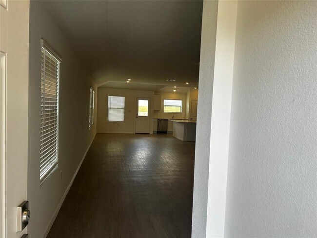Building Photo - 408 Camargue Dr