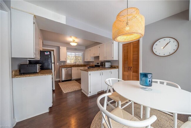 Foto del edificio - 75 N Strawberry Ln