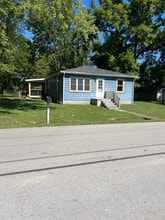 Building Photo - 1106 W York Rd