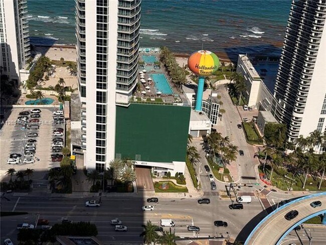 Building Photo - 4010 S Ocean Dr