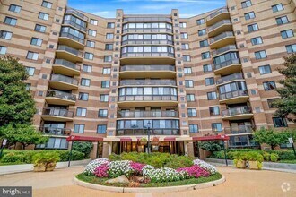 Building Photo - 8380 Greensboro Dr