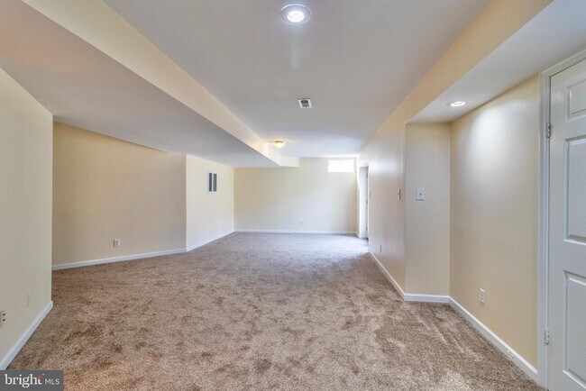 Foto del edificio - 17694 Avenel Ln