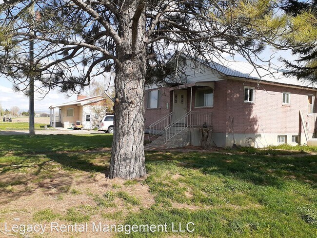 Building Photo - 1 br, 1 bath House - 4003 W. 6800 S.